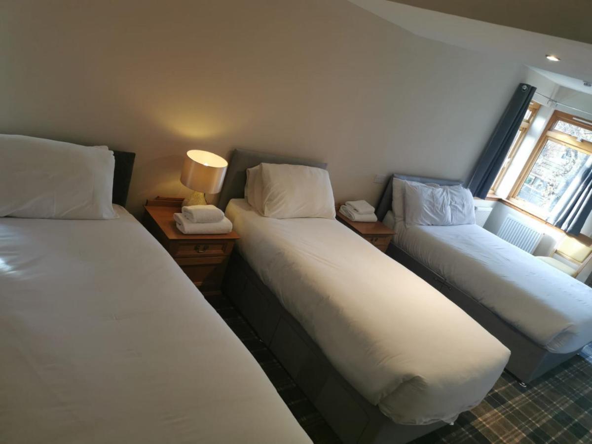 West End Hotel ネアン エクステリア 写真