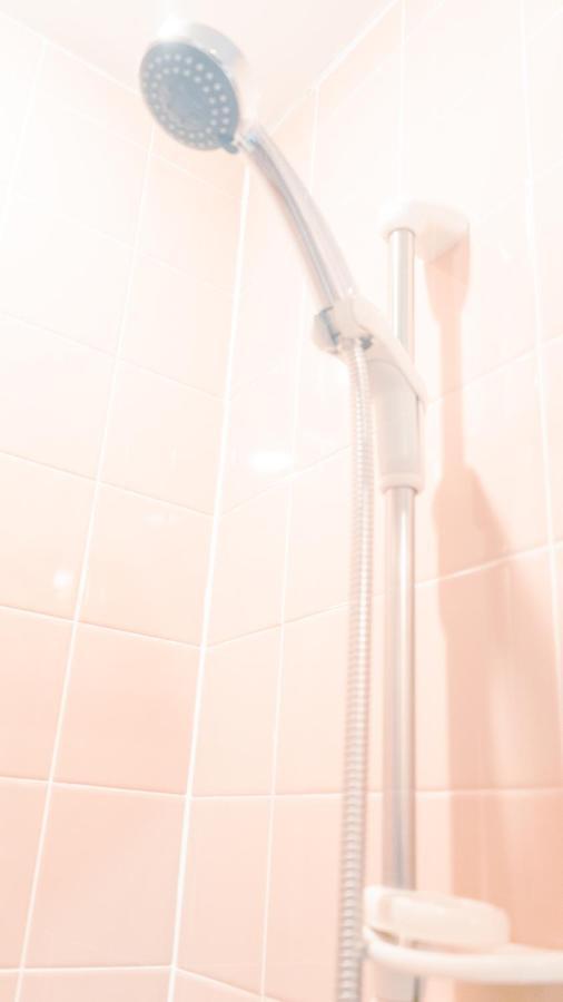 West End Hotel ネアン エクステリア 写真